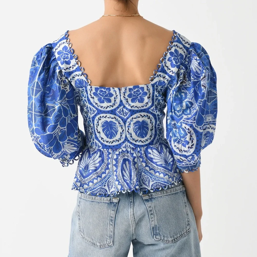 Farm Rio NWT SZ Large the Rio Tile Dream blue and white peplum puffed sleeve top